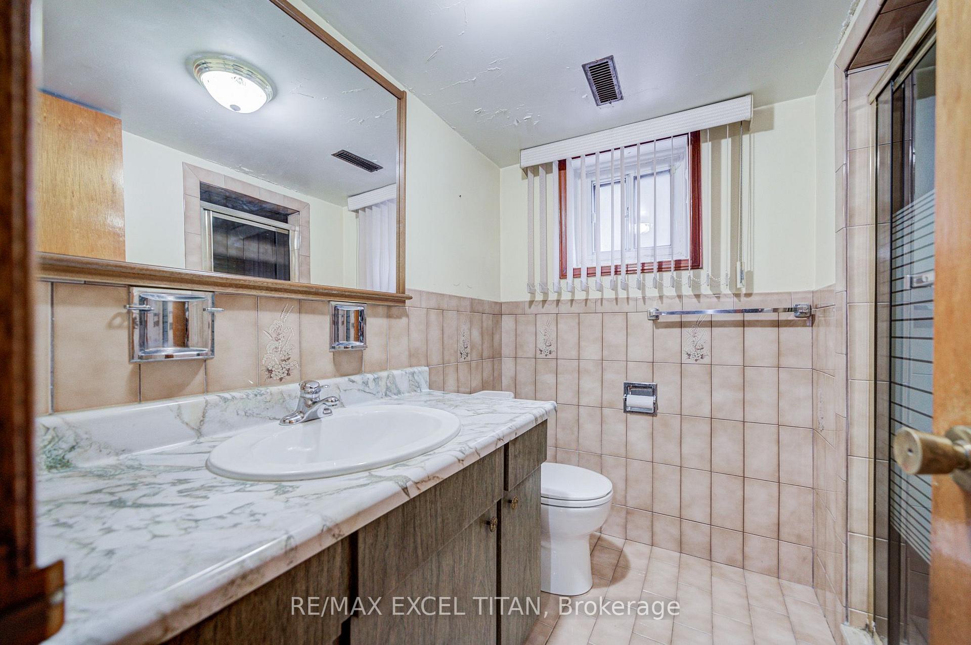 Photo 23 of 7 Muir Avenue, North York, Humber Summit — HOMEH