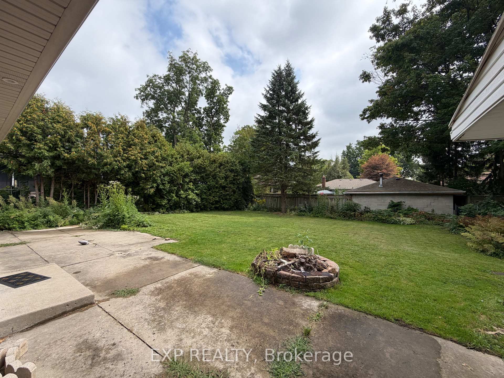 Photo 19 of 29 Pusey Boulevard, Brantford, North Park/Wood St. — HOMEH