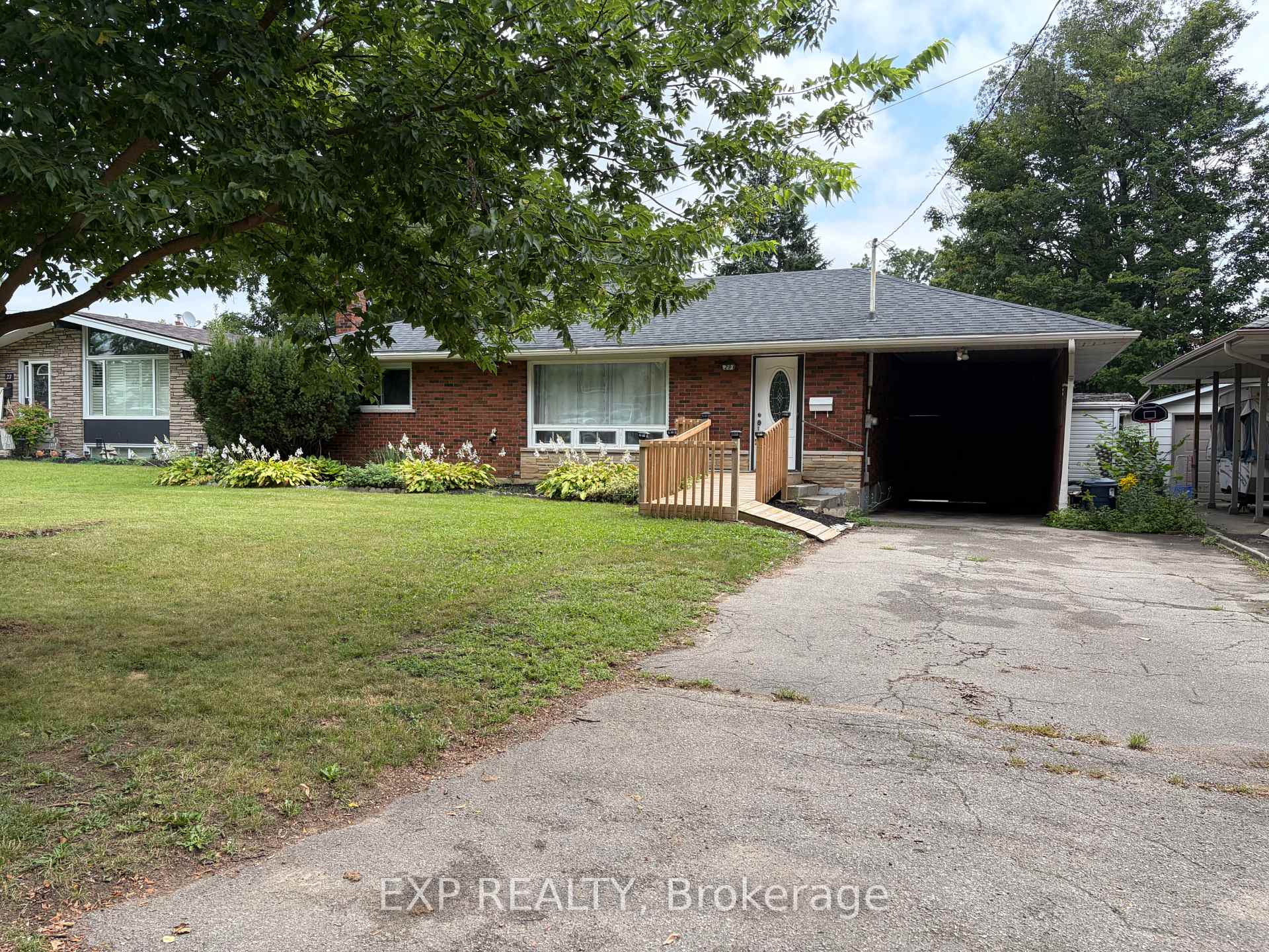 Photo 21 of 29 Pusey Boulevard, Brantford, North Park/Wood St. — HOMEH