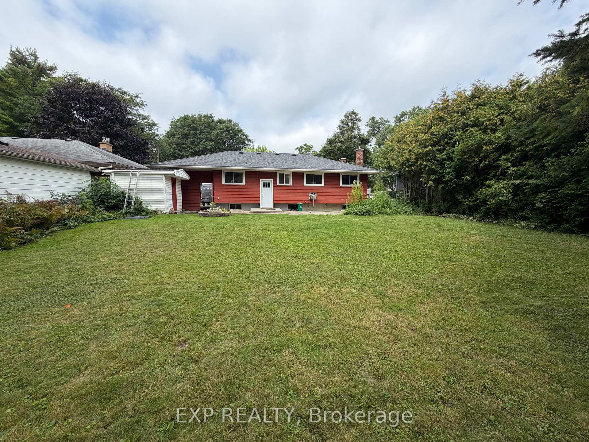 Photo 22 of 29 Pusey Boulevard, Brantford, North Park/Wood St. — HOMEH