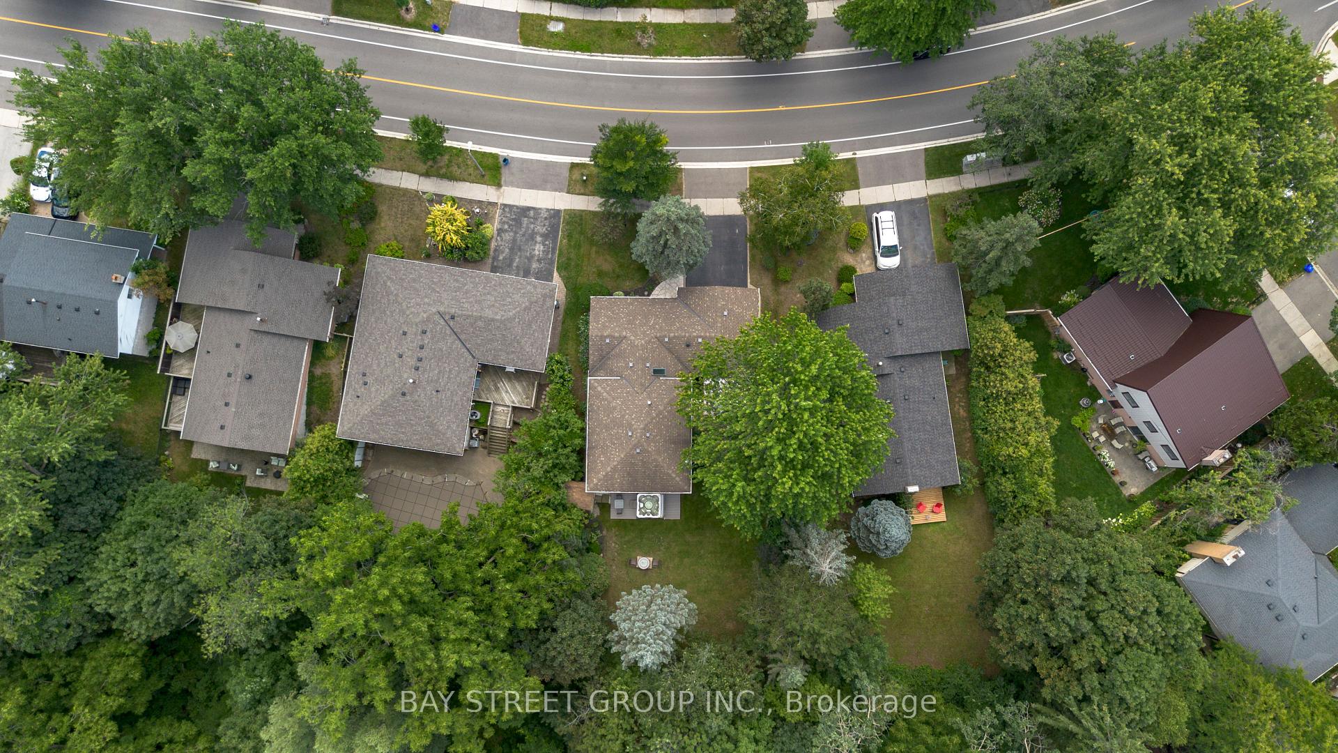 Photo 4 of 2283 Devon Road, Oakville, Ford — HOMEH