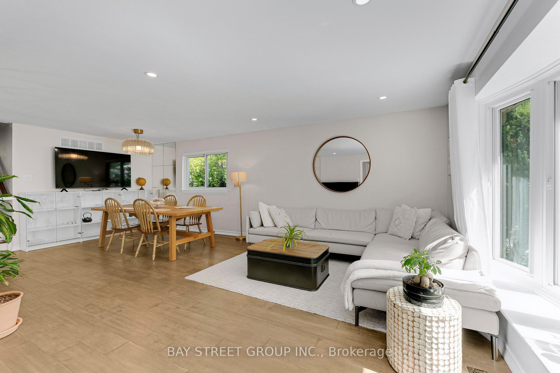 Photo 12 of 2283 Devon Road, Oakville, Ford — HOMEH