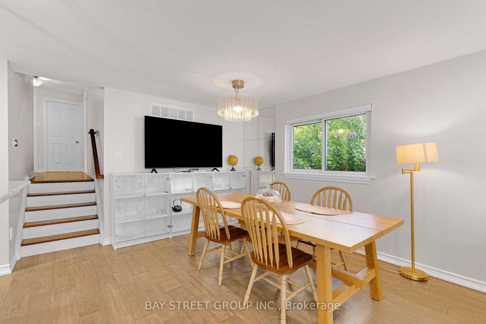 Photo 16 of 2283 Devon Road, Oakville, Ford — HOMEH