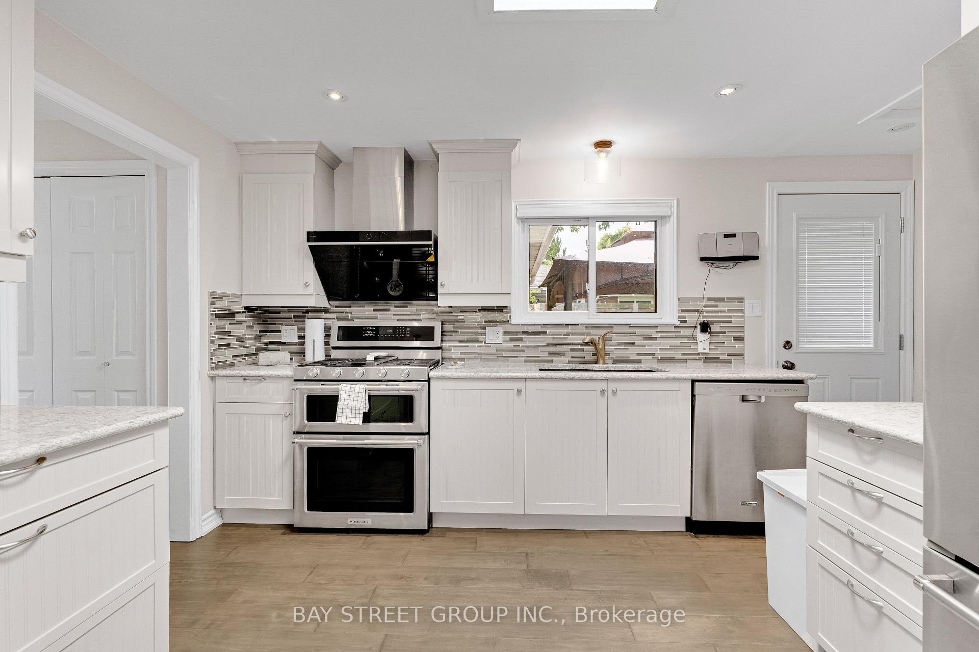 Photo 18 of 2283 Devon Road, Oakville, Ford — HOMEH
