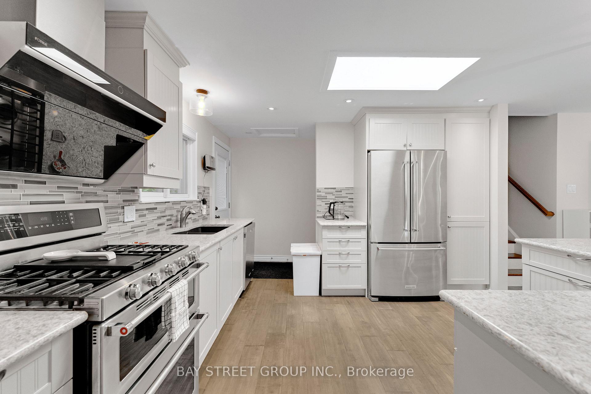 Photo 19 of 2283 Devon Road, Oakville, Ford — HOMEH
