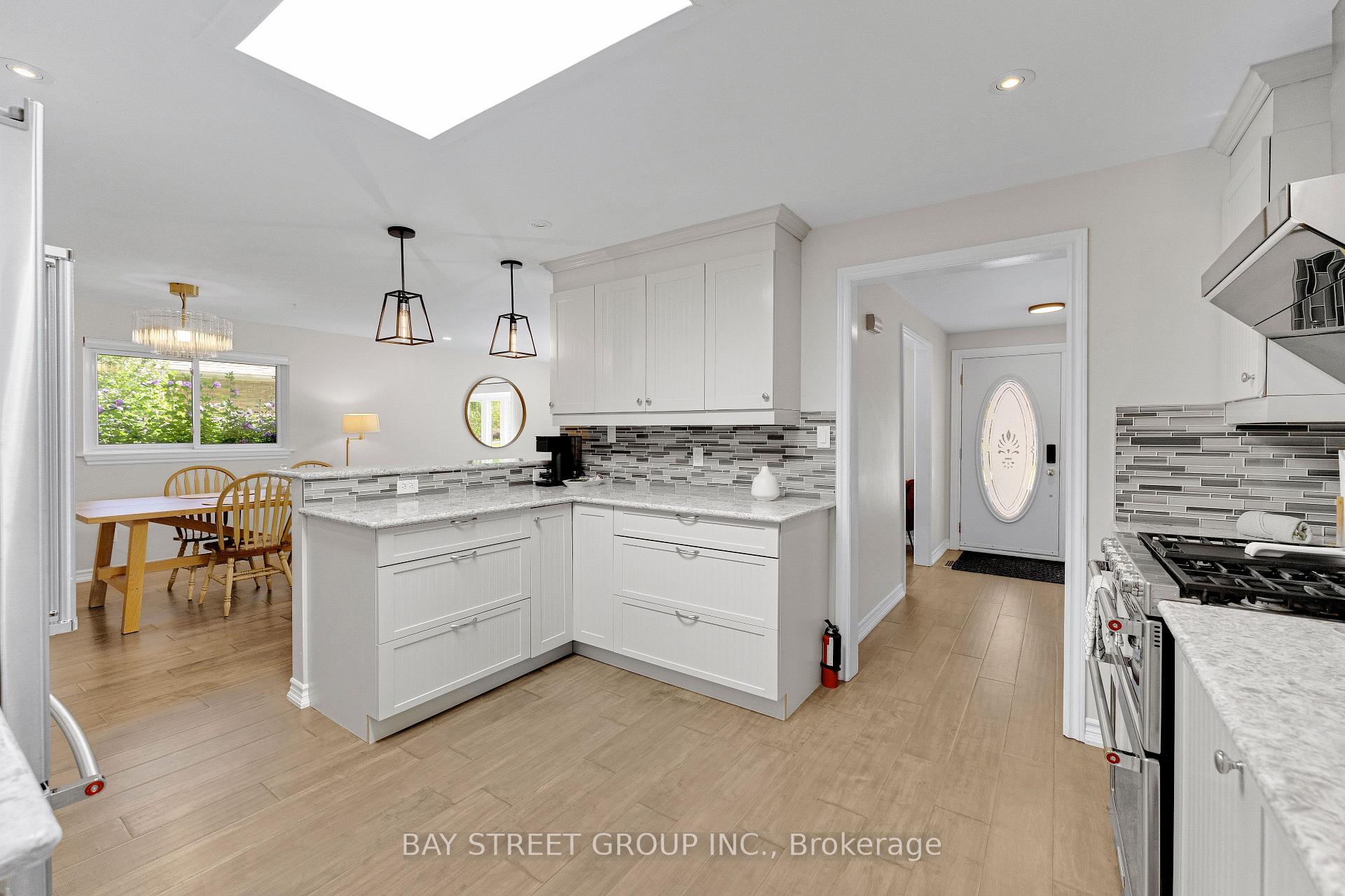 Photo 20 of 2283 Devon Road, Oakville, Ford — HOMEH