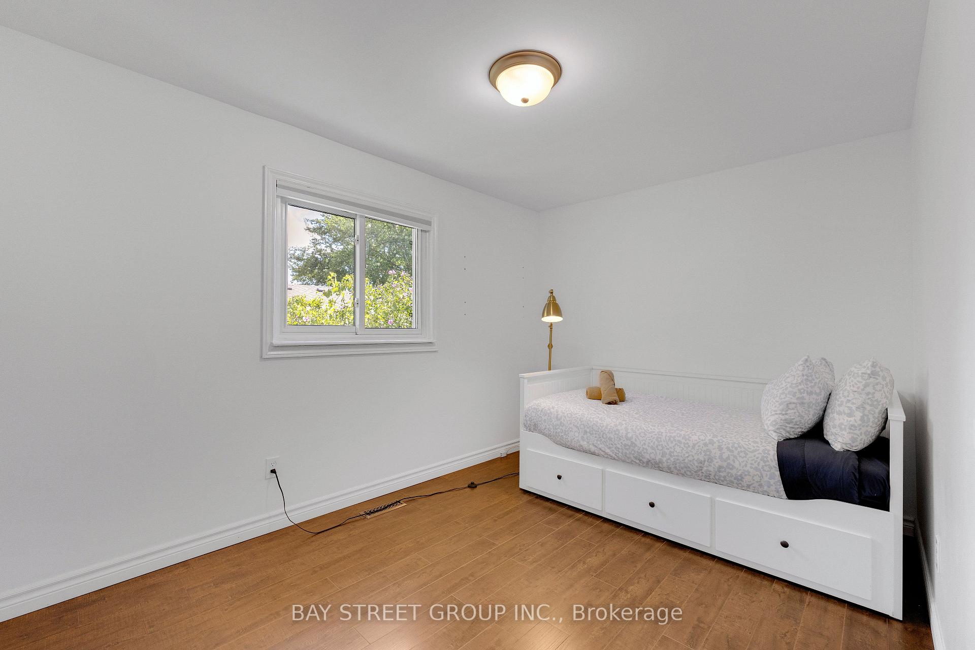 Photo 27 of 2283 Devon Road, Oakville, Ford — HOMEH
