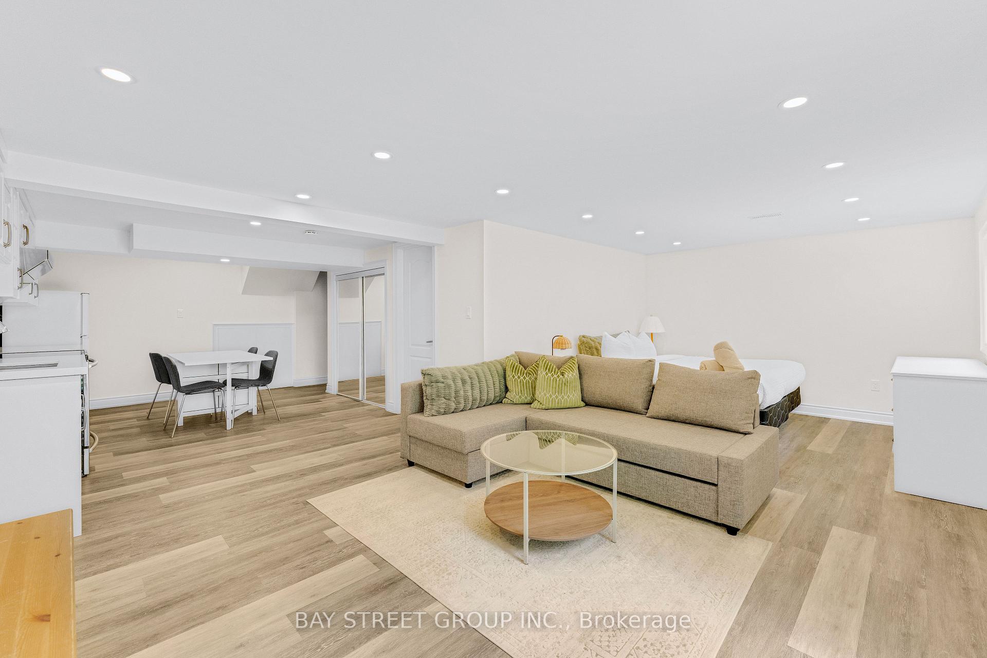 Photo 31 of 2283 Devon Road, Oakville, Ford — HOMEH