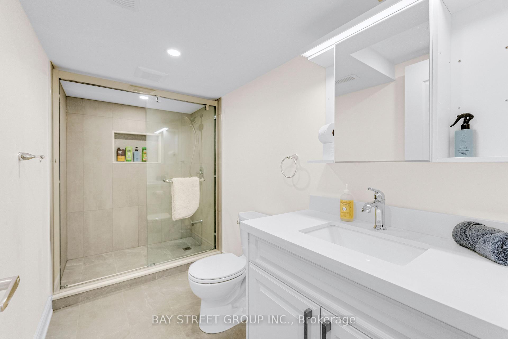 Photo 35 of 2283 Devon Road, Oakville, Ford — HOMEH