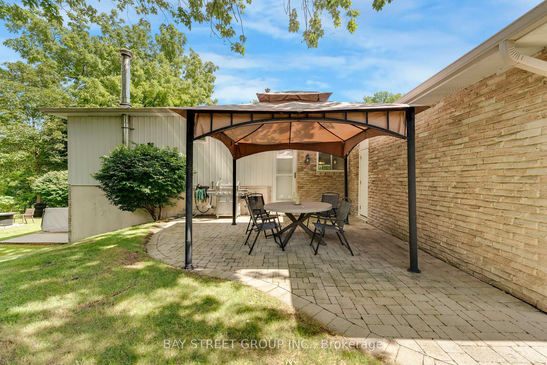 Photo 37 of 2283 Devon Road, Oakville, Ford — HOMEH