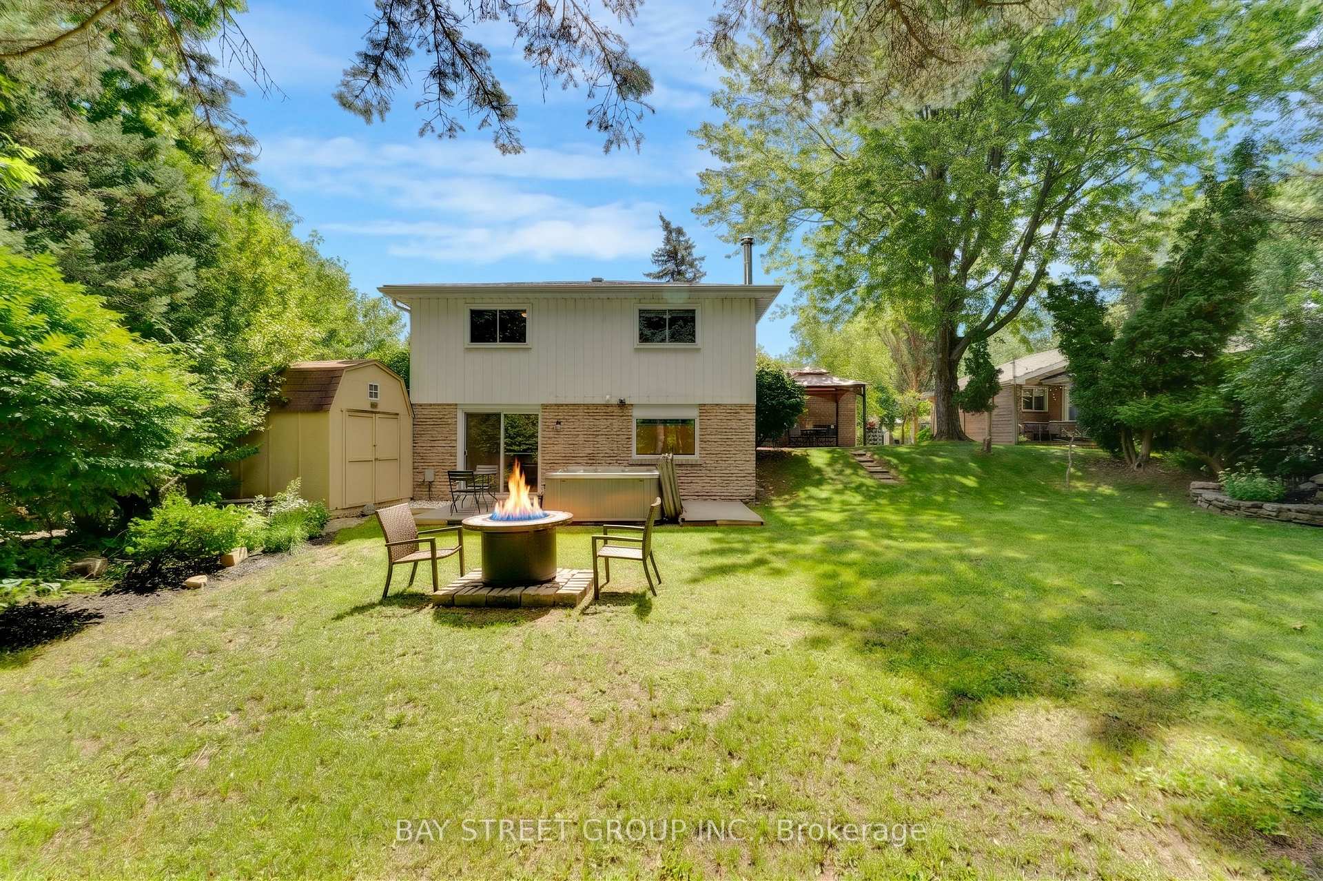 Photo 39 of 2283 Devon Road, Oakville, Ford — HOMEH