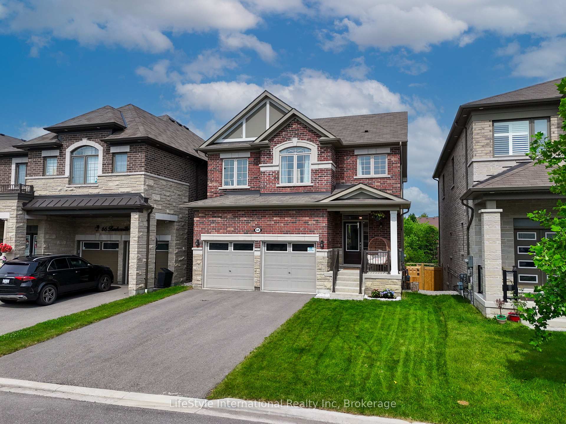 Photo 3 of 68 Barkerville Drive, Whitby, Lynde Creek — HOMEH