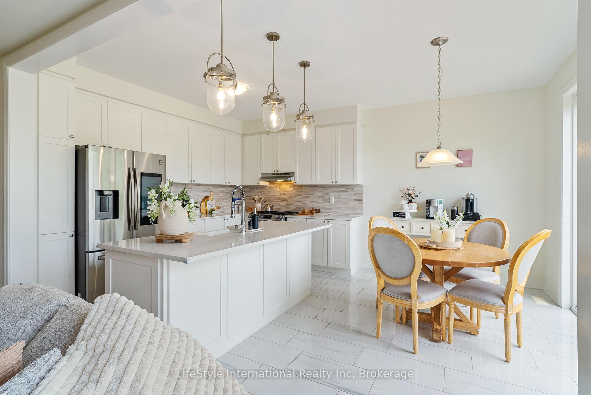 Photo 16 of 68 Barkerville Drive, Whitby, Lynde Creek — HOMEH
