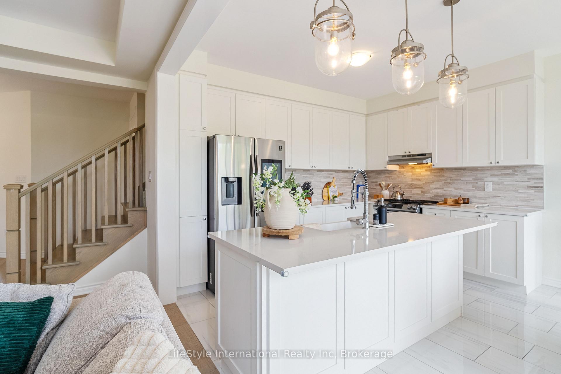 Photo 17 of 68 Barkerville Drive, Whitby, Lynde Creek — HOMEH