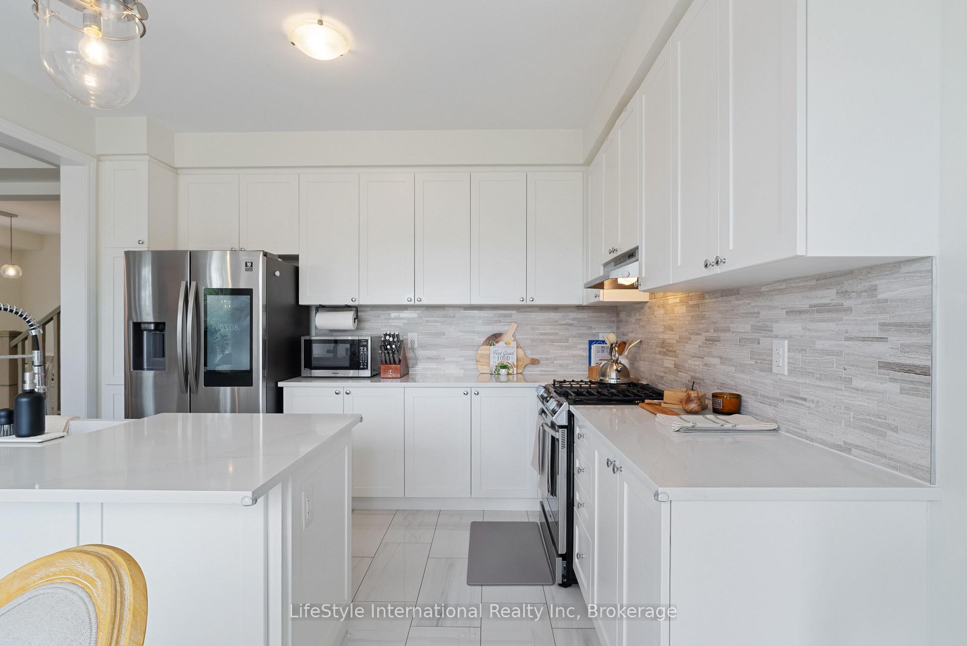 Photo 20 of 68 Barkerville Drive, Whitby, Lynde Creek — HOMEH