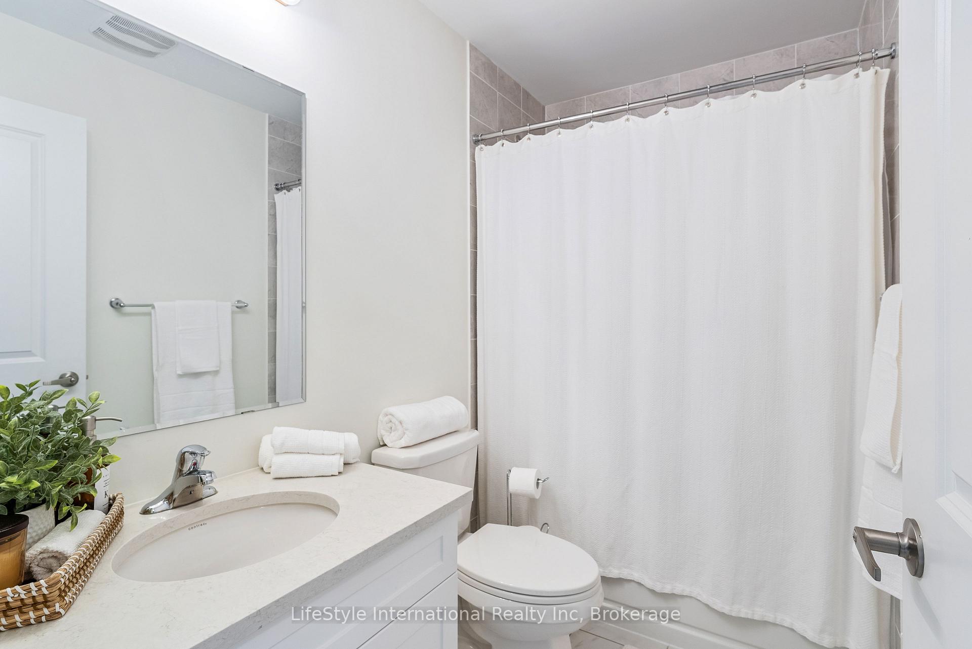 Photo 37 of 68 Barkerville Drive, Whitby, Lynde Creek — HOMEH
