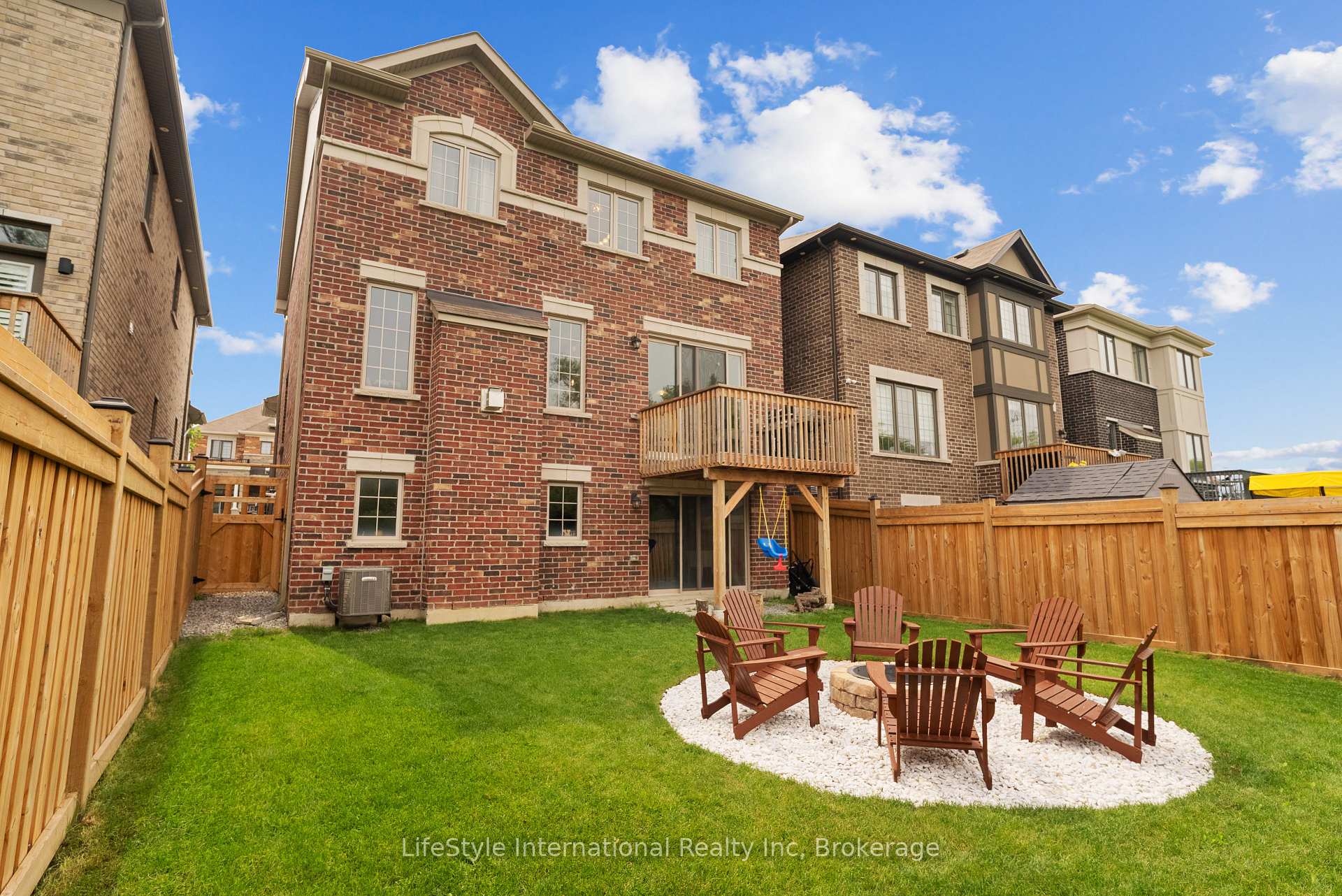 Photo 44 of 68 Barkerville Drive, Whitby, Lynde Creek — HOMEH
