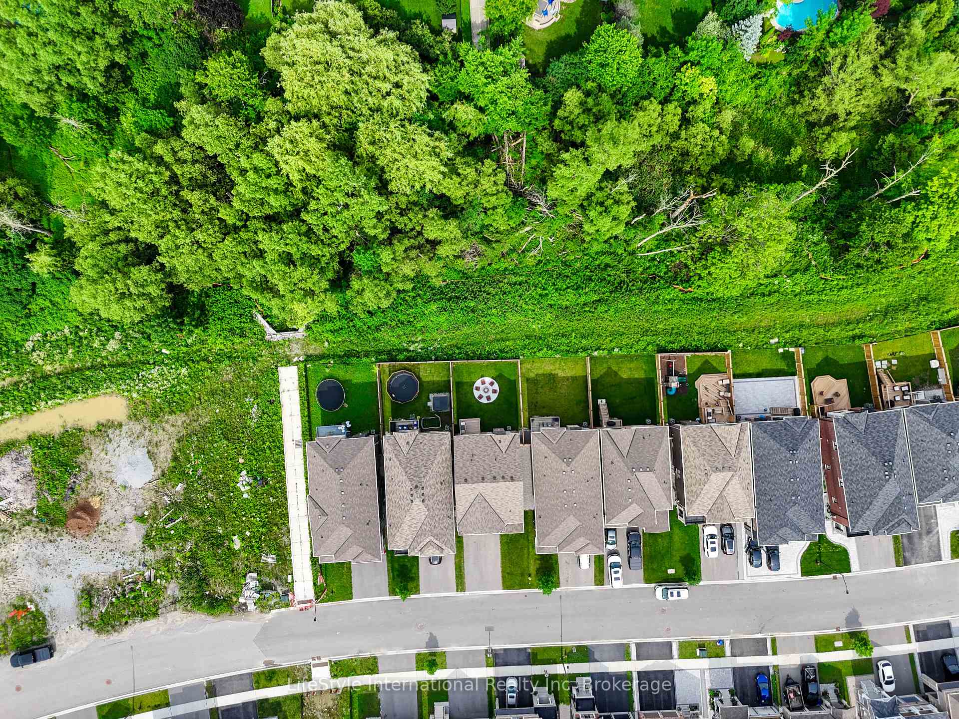 Photo 48 of 68 Barkerville Drive, Whitby, Lynde Creek — HOMEH