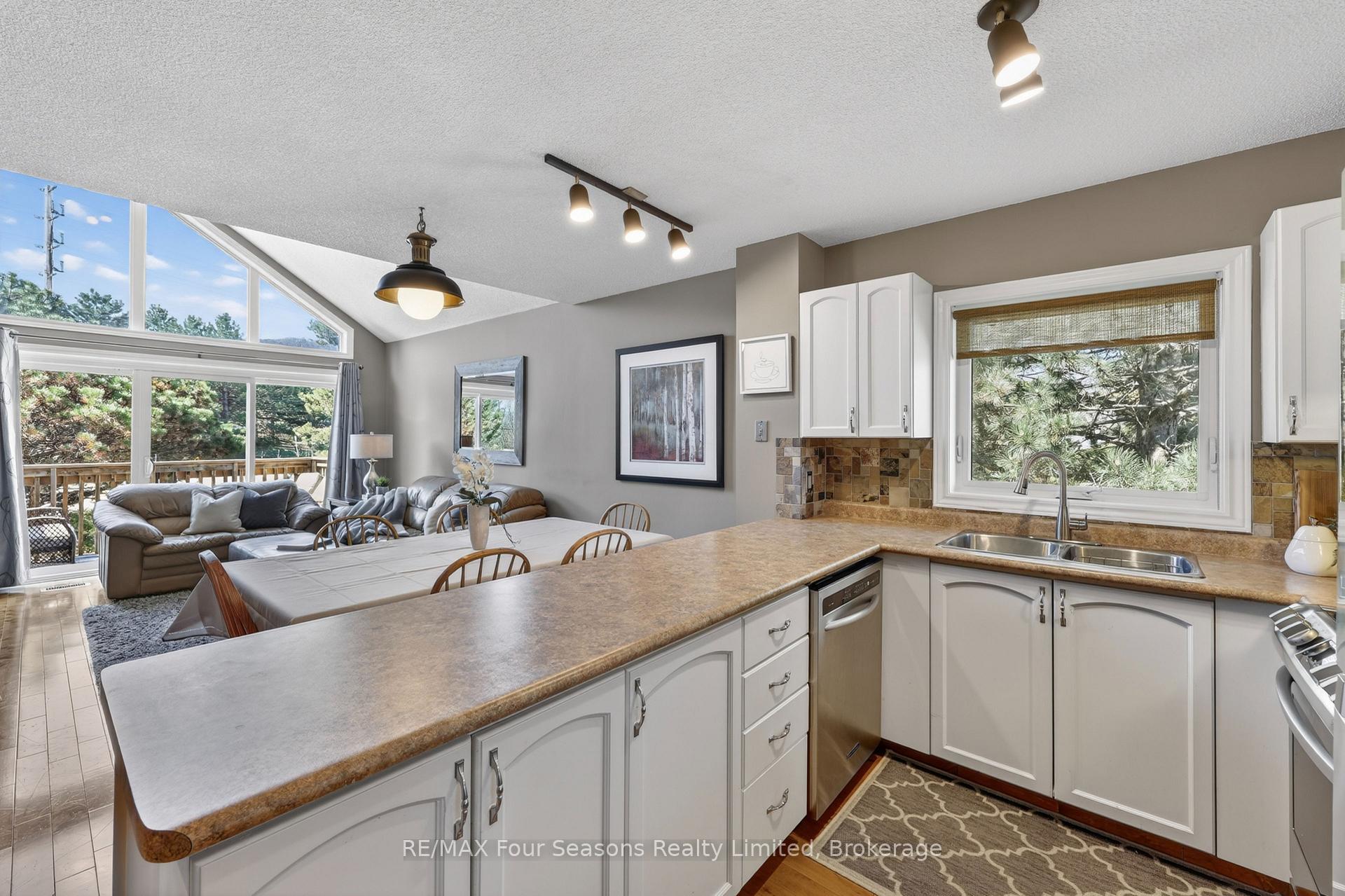 Photo 10 of Unit 21, 104 Kellie's Way, Blue Mountains — HOMEH