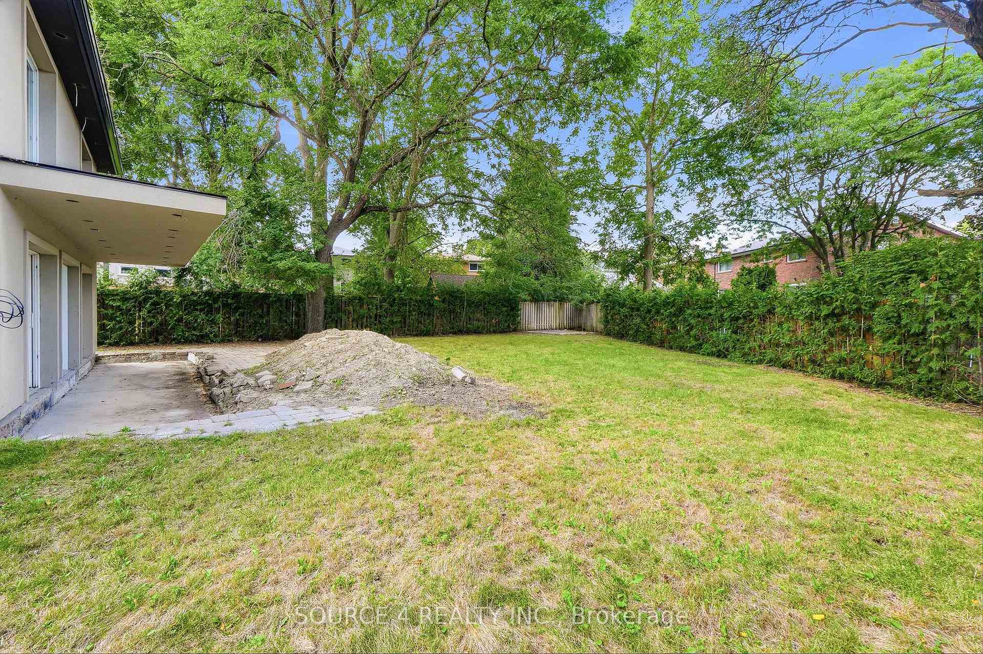 Photo 15 of 290 Newton Drive, North York, Newtonbrook East — HOMEH
