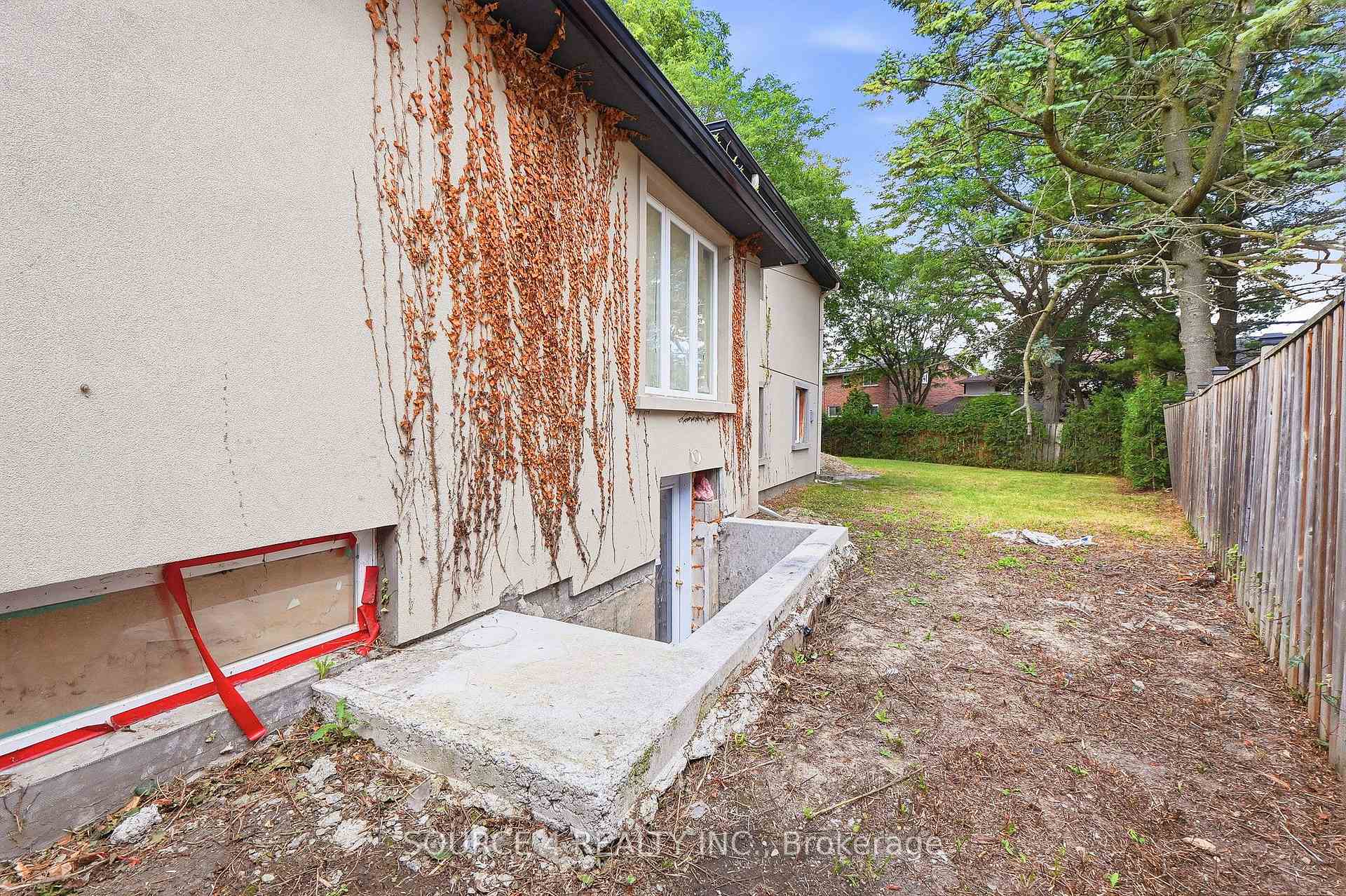 Photo 16 of 290 Newton Drive, North York, Newtonbrook East — HOMEH