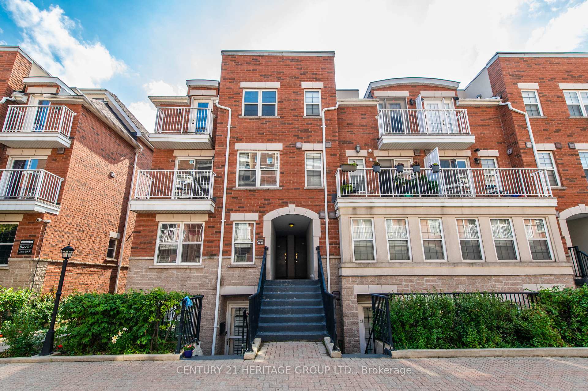 Photo 5 of Unit 24, 37 Four Winds Drive, North York, York University Heights — HOMEH