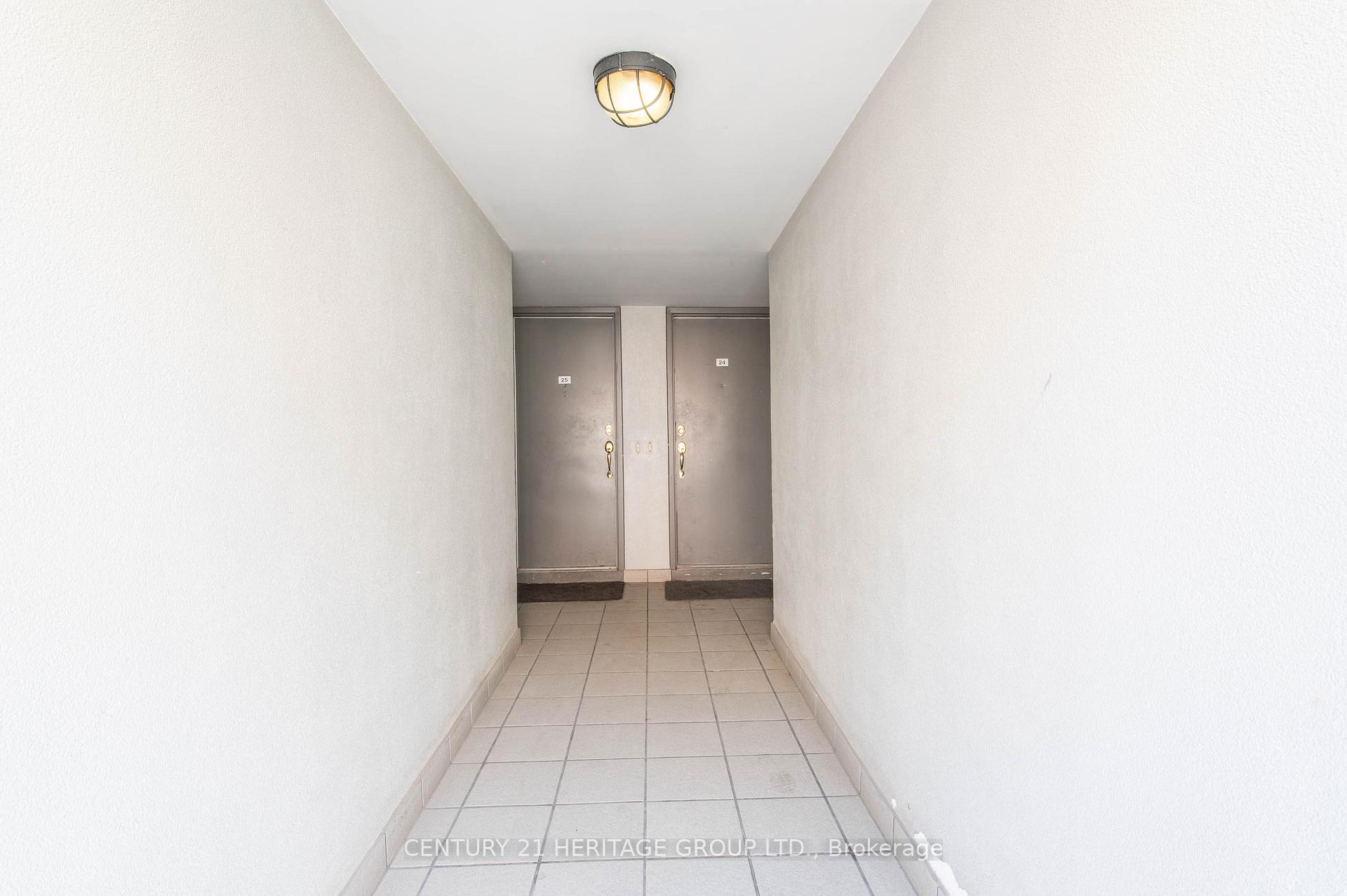 Photo 6 of Unit 24, 37 Four Winds Drive, North York, York University Heights — HOMEH