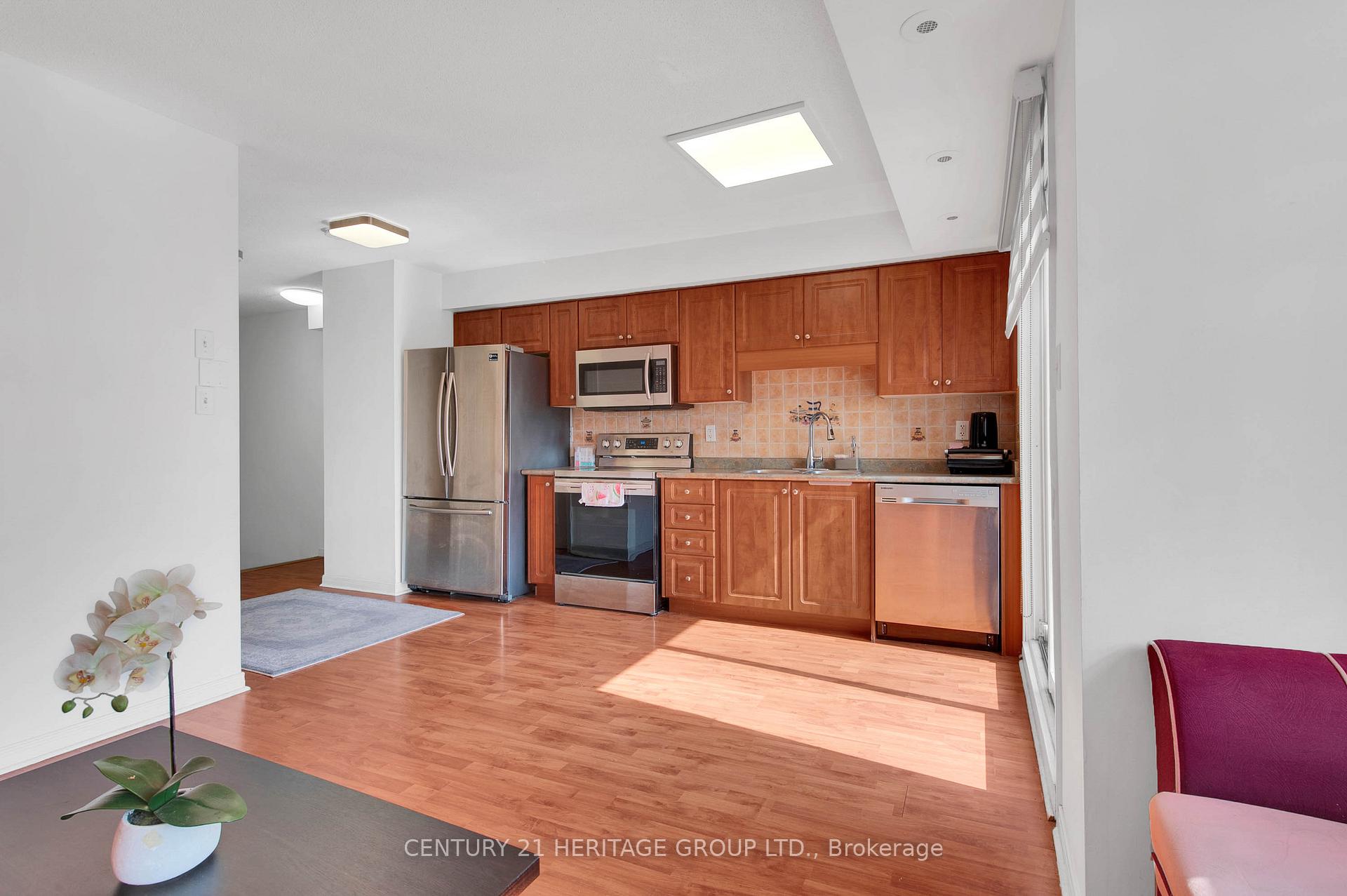 Photo 14 of Unit 24, 37 Four Winds Drive, North York, York University Heights — HOMEH