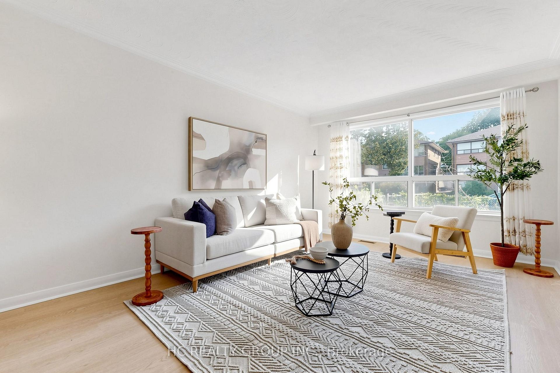 Photo 4 of 362 Highfield Road, Toronto, Greenwood-Coxwell — HOMEH