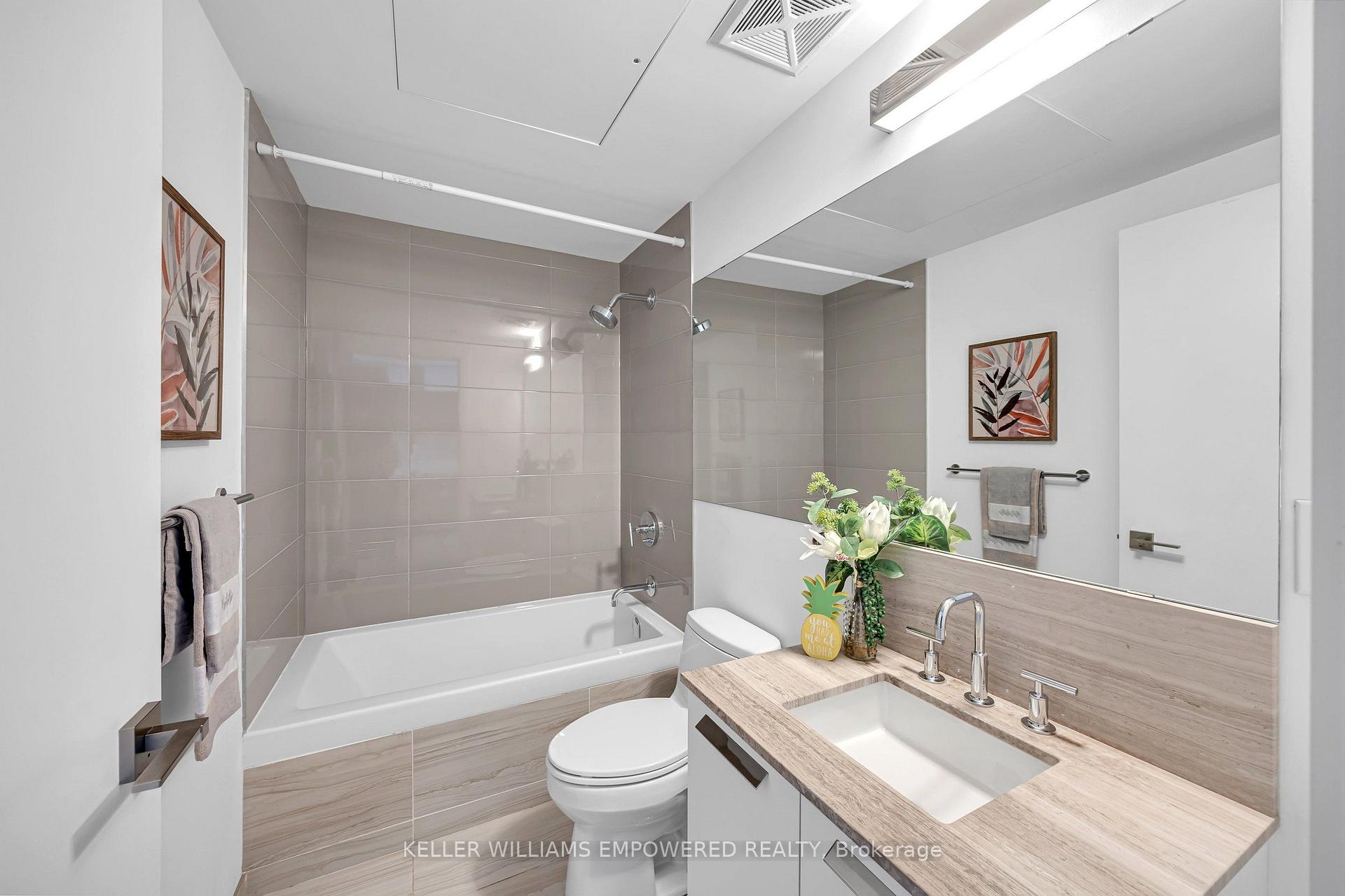 Photo 12 of Unit 3306, 50 Charles Street E, Toronto, Church-Yonge Corridor — HOMEH