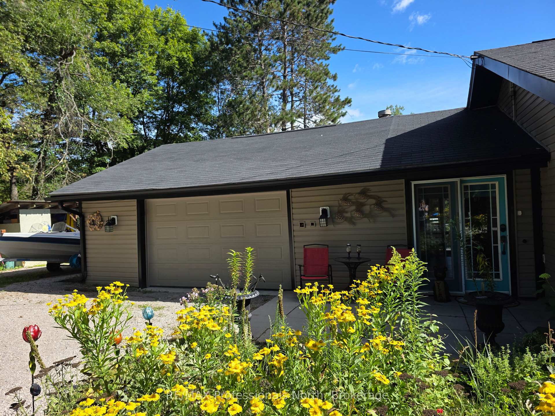 Photo 38 of 342 Bobcaygeon Road, Minden Hills, Minden — HOMEH