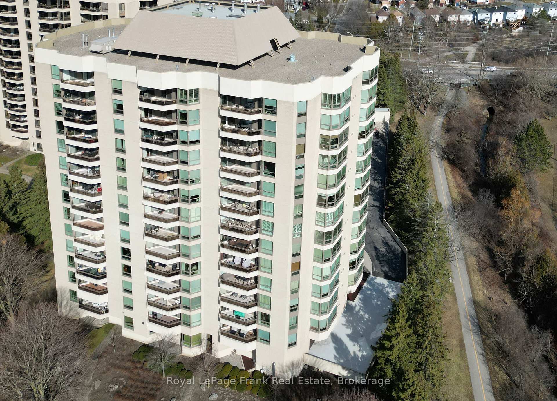 Photo 4 of Unit 503, 700 Wilson Road N, Oshawa, Centennial — HOMEH