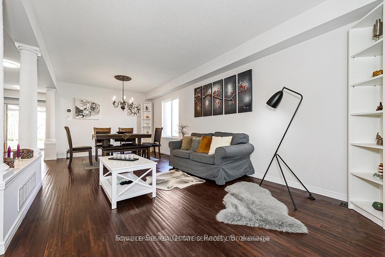 Photo 4 of 635 Commonwealth Crescent, Kitchener, Trussler — HOMEH