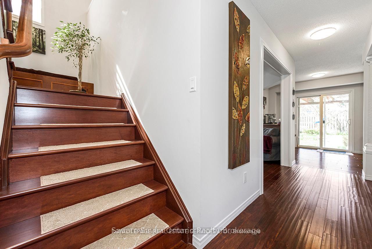 Photo 16 of 635 Commonwealth Crescent, Kitchener, Trussler — HOMEH