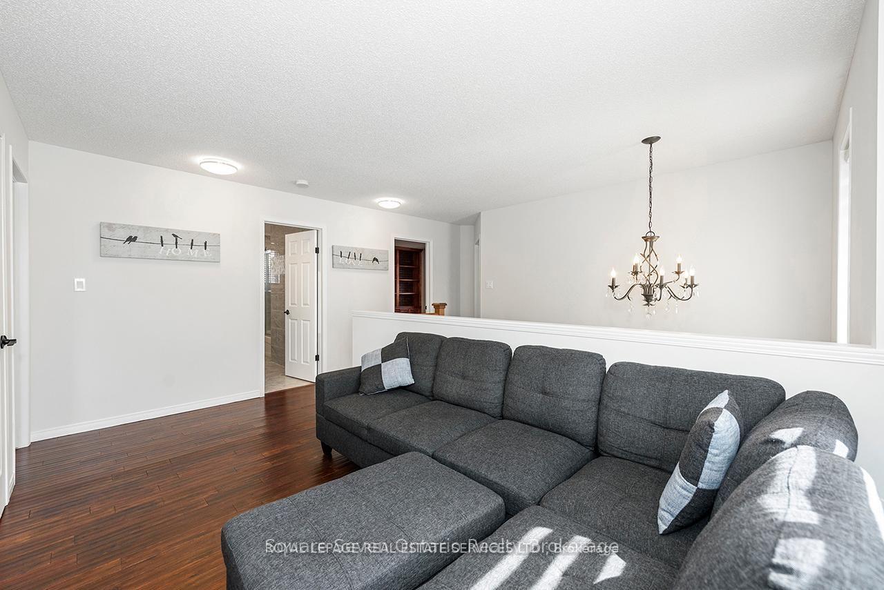 Photo 19 of 635 Commonwealth Crescent, Kitchener, Trussler — HOMEH
