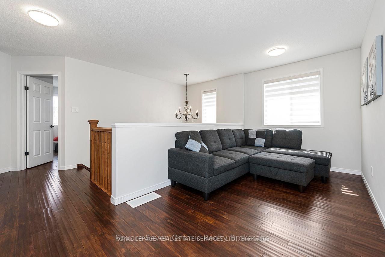 Photo 20 of 635 Commonwealth Crescent, Kitchener, Trussler — HOMEH