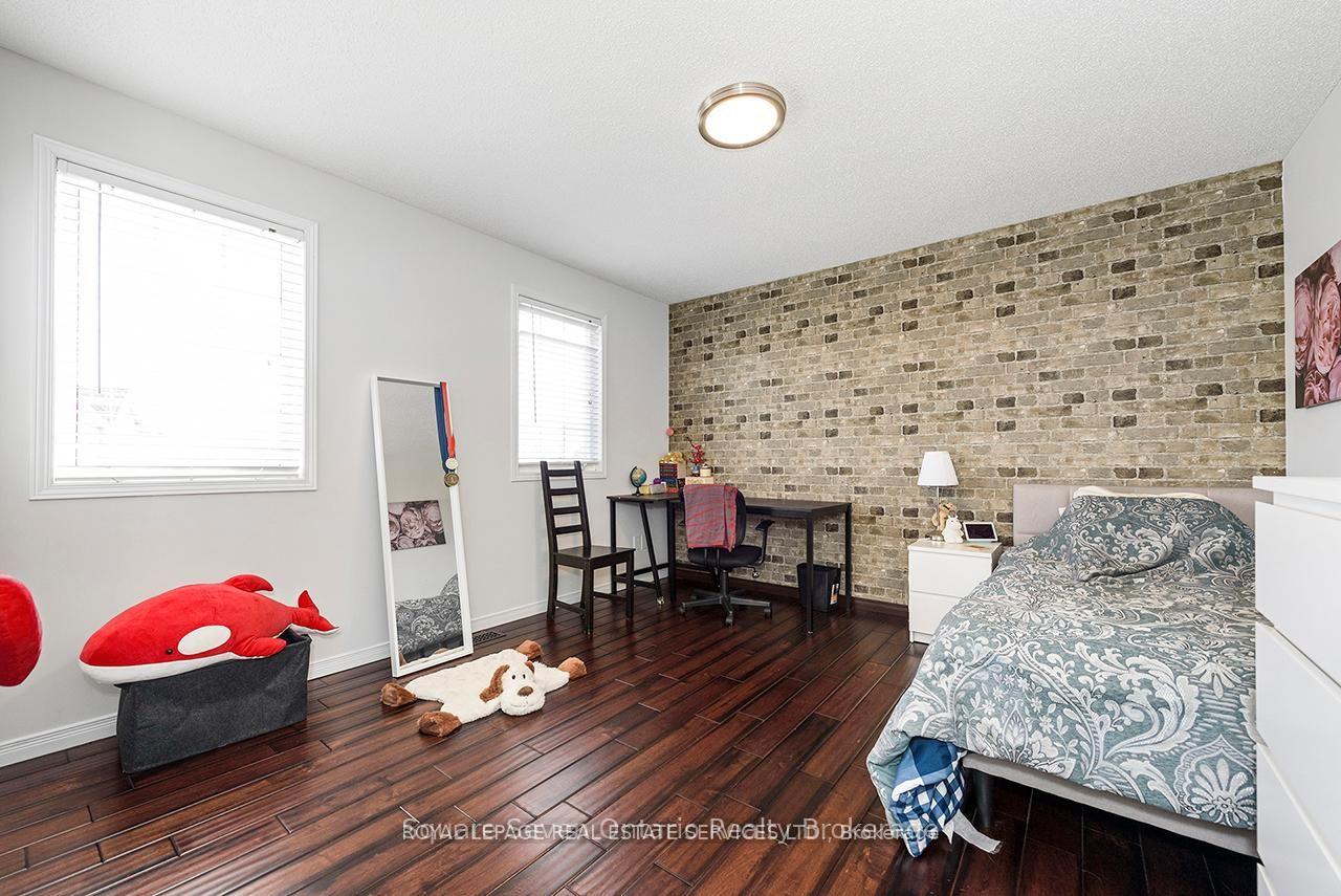 Photo 23 of 635 Commonwealth Crescent, Kitchener, Trussler — HOMEH