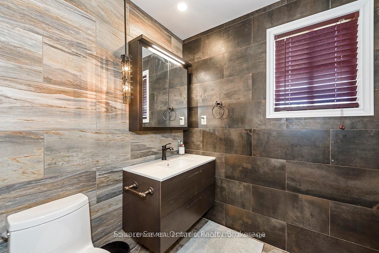 Photo 25 of 635 Commonwealth Crescent, Kitchener, Trussler — HOMEH