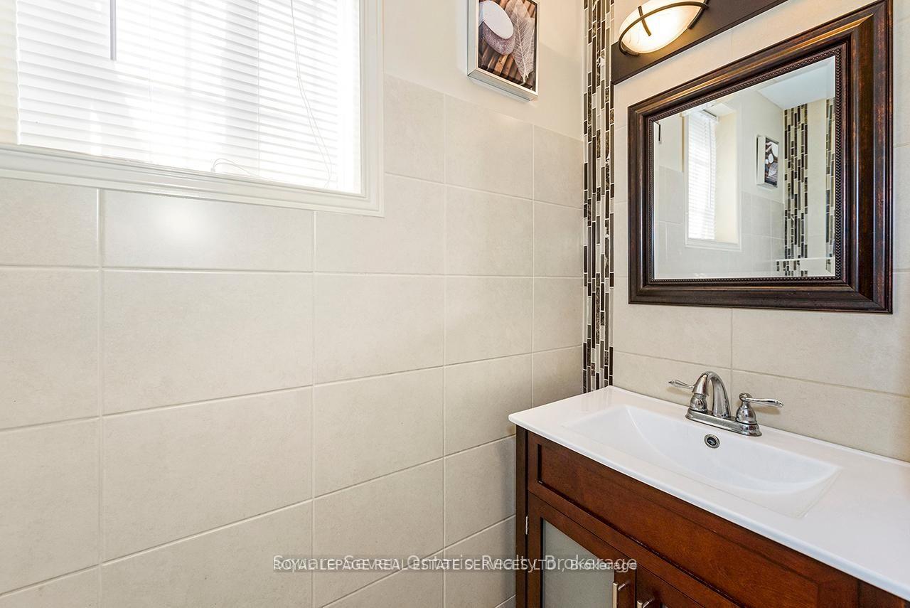 Photo 26 of 635 Commonwealth Crescent, Kitchener, Trussler — HOMEH