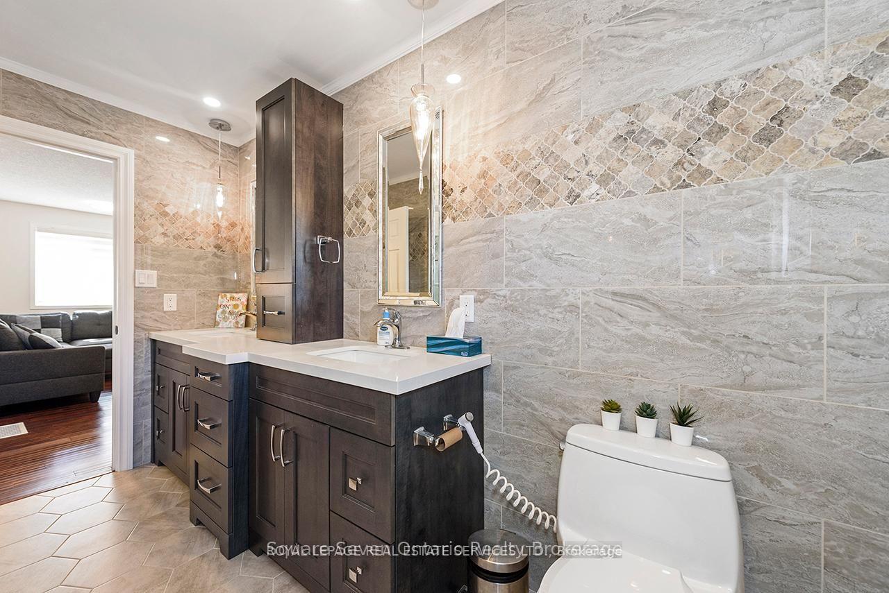 Photo 32 of 635 Commonwealth Crescent, Kitchener, Trussler — HOMEH