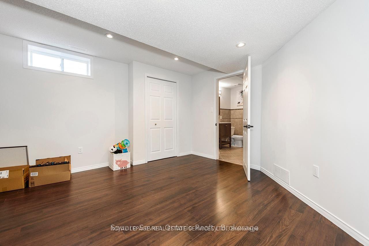 Photo 34 of 635 Commonwealth Crescent, Kitchener, Trussler — HOMEH
