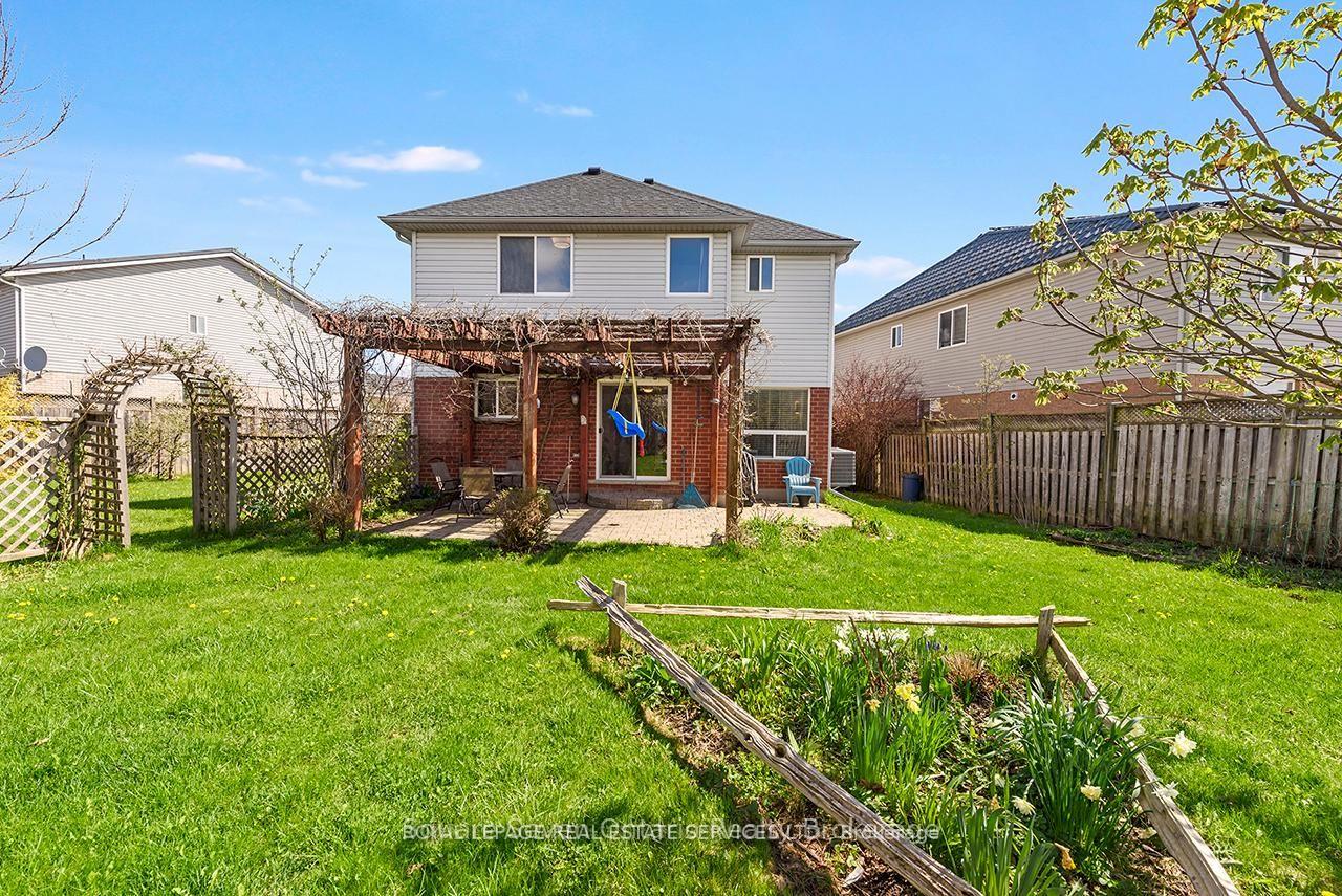Photo 35 of 635 Commonwealth Crescent, Kitchener, Trussler — HOMEH