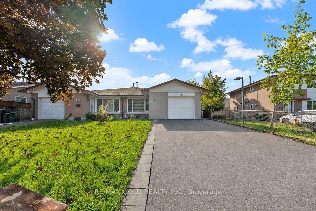 Photo 1 of 44 Wilton Drive, Brampton, Brampton East — HOMEH