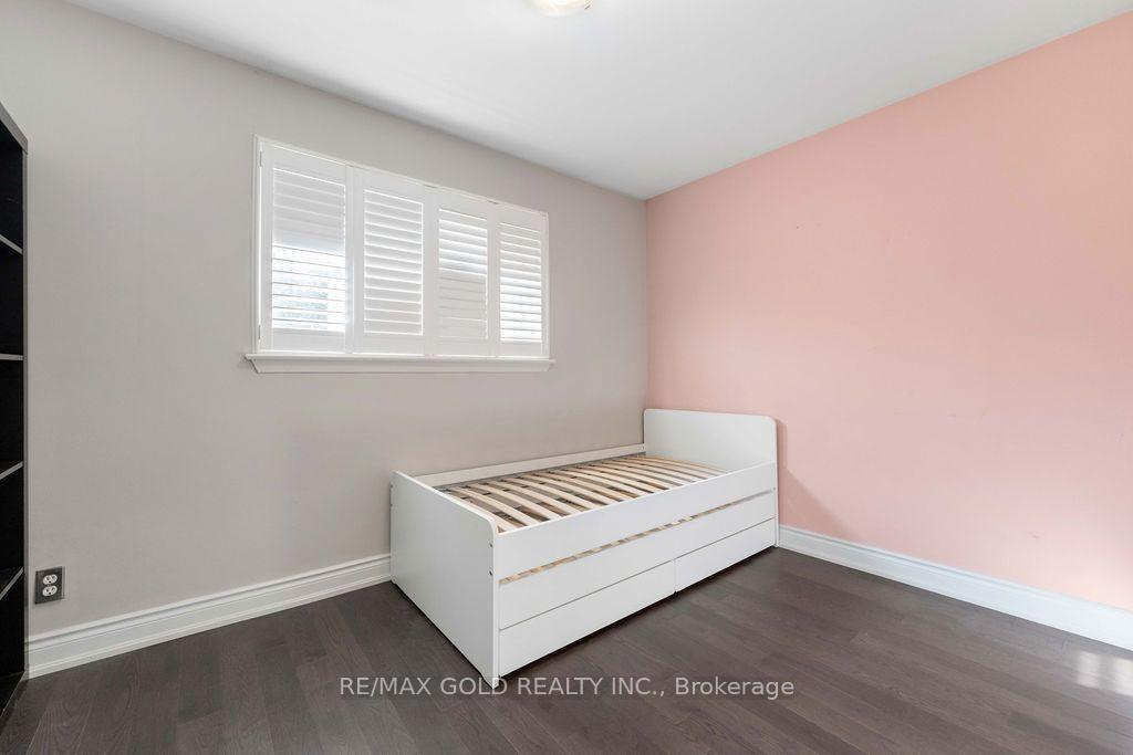 Photo 15 of 44 Wilton Drive, Brampton, Brampton East — HOMEH