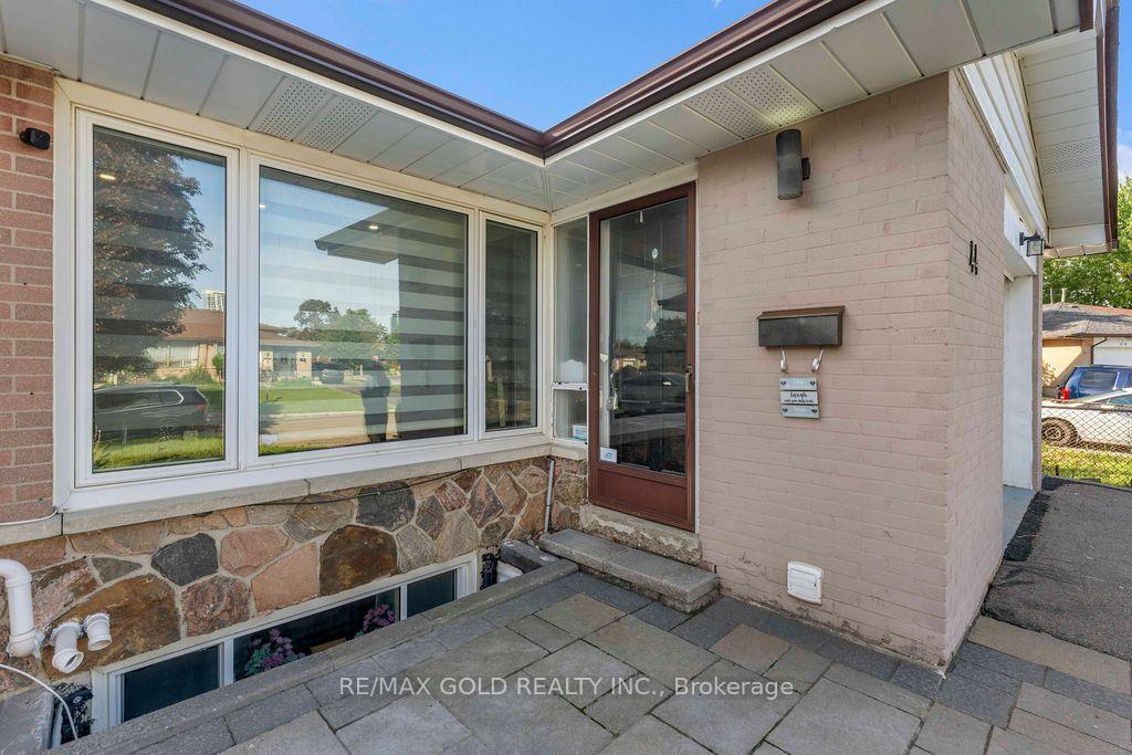 Photo 19 of 44 Wilton Drive, Brampton, Brampton East — HOMEH