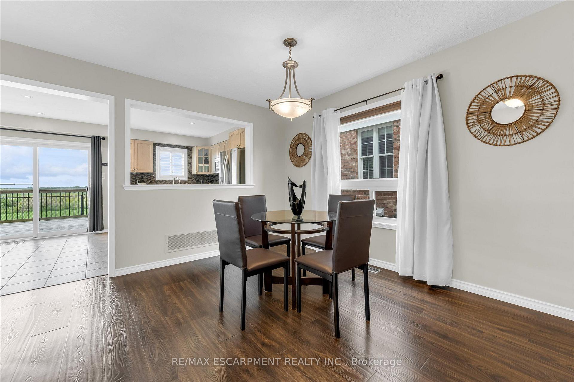 Photo 6 of 125 Voyager Pass, Hamilton, Binbrook — HOMEH