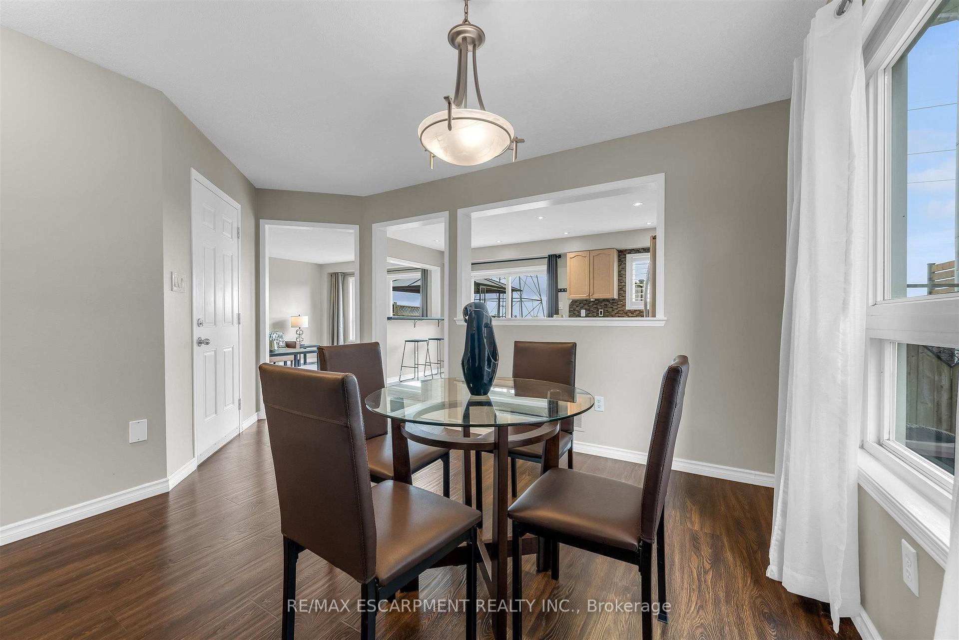 Photo 8 of 125 Voyager Pass, Hamilton, Binbrook — HOMEH