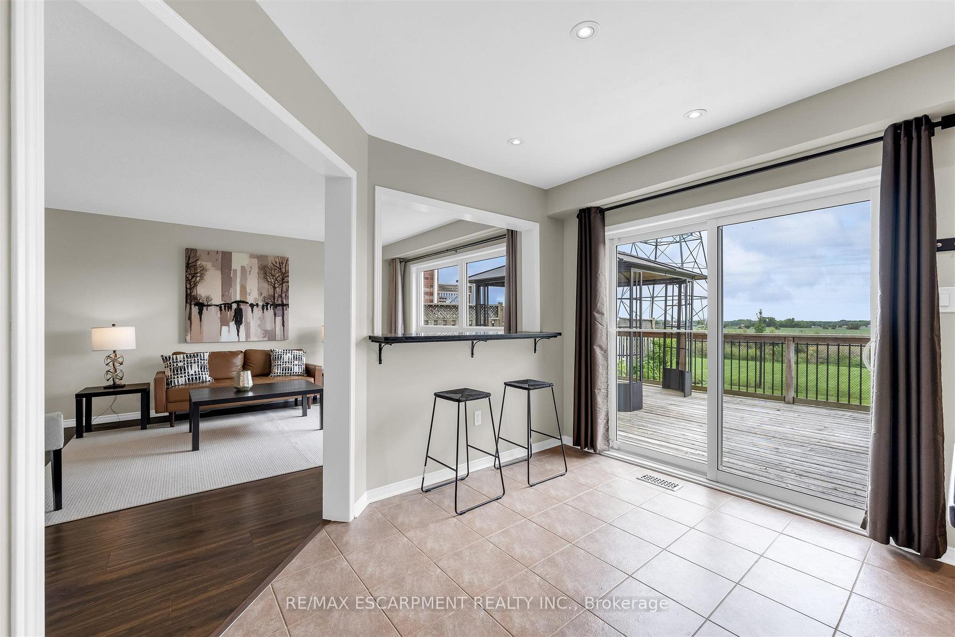 Photo 13 of 125 Voyager Pass, Hamilton, Binbrook — HOMEH