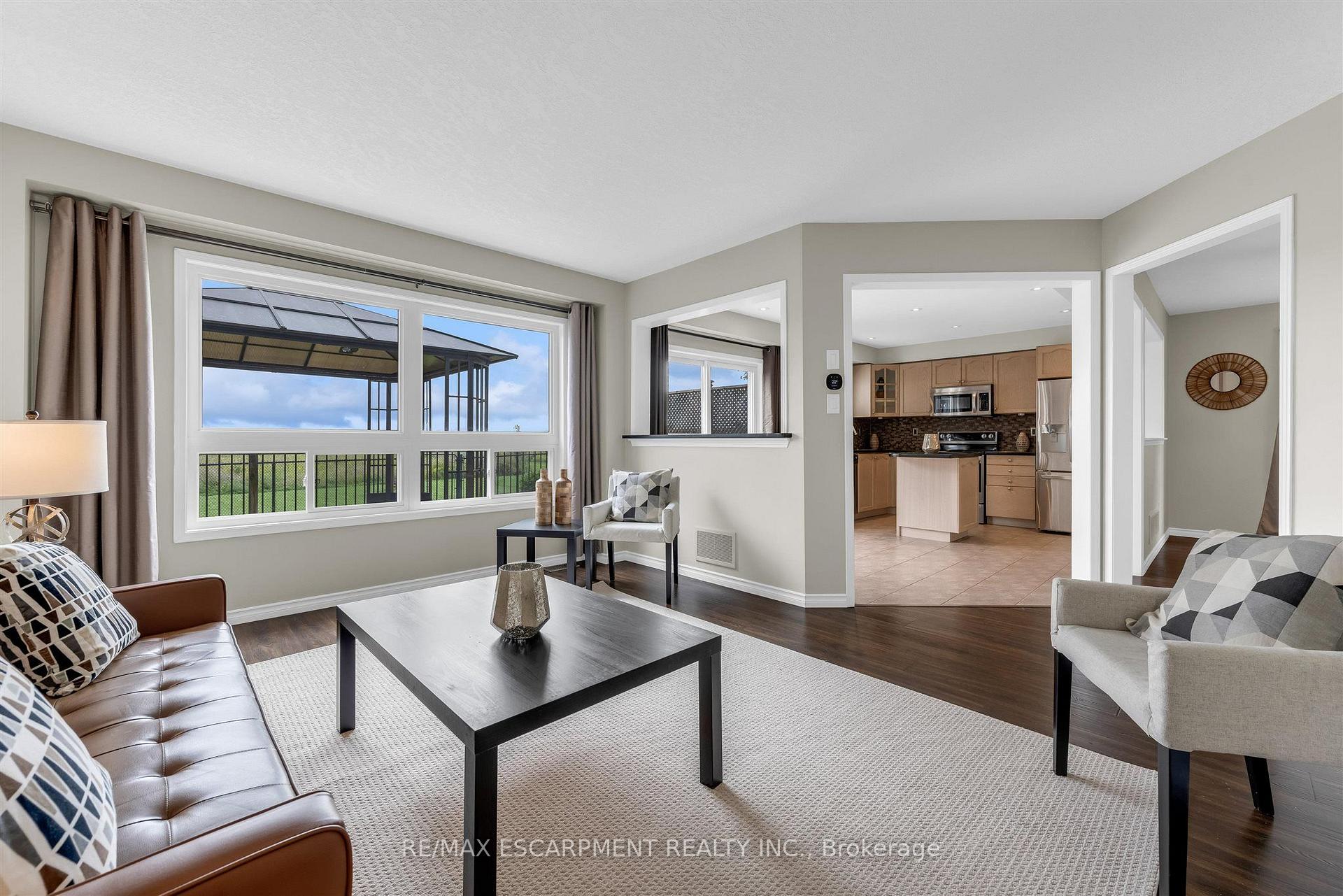 Photo 15 of 125 Voyager Pass, Hamilton, Binbrook — HOMEH