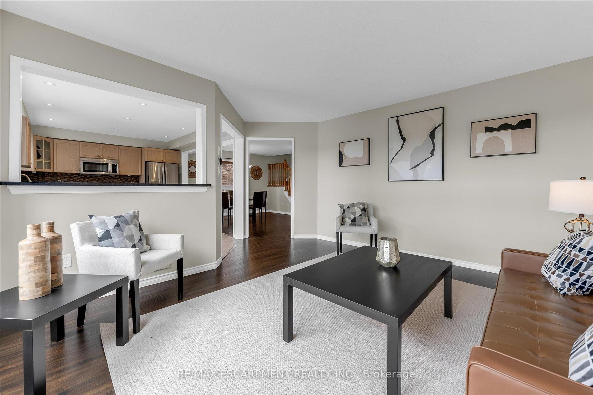 Photo 16 of 125 Voyager Pass, Hamilton, Binbrook — HOMEH
